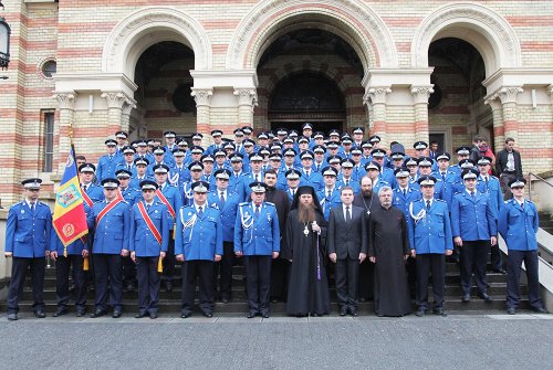 Drapelul jandarmilor sibieni a fost sfinţit Poza 86819