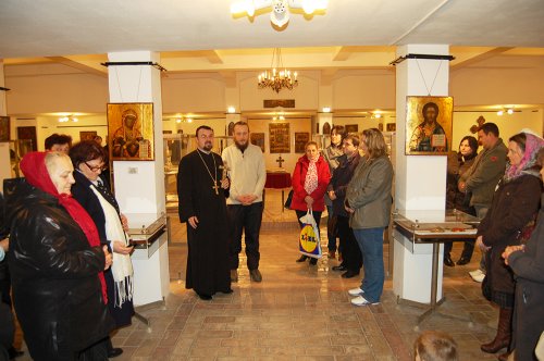 Expoziţie de icoane şi cruci la Catedrala mitropolitană Poza 86825
