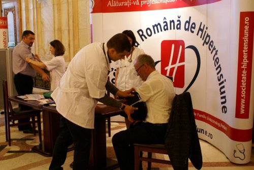 Unul din trei adulţi suferă de hipertensiune Poza 86712