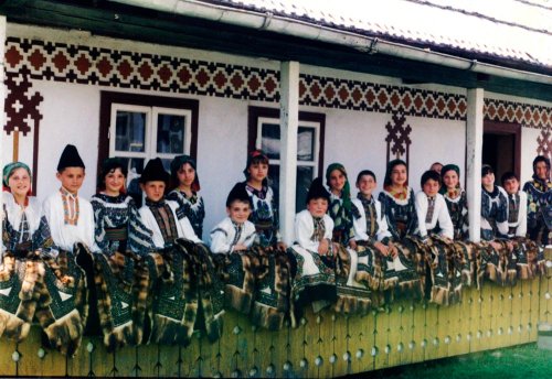 Tradiţii şi obiceiuri străvechi în Ciocăneştiul Bucovinei de azi Poza 86370