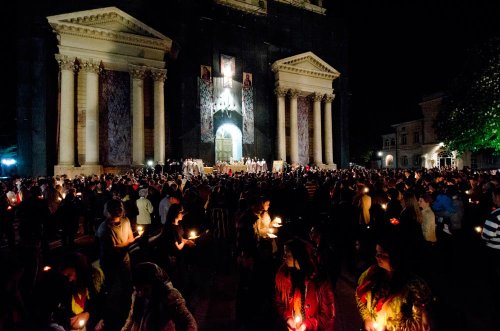 Învierea Domnului, serbată de mii de credincioşi din toată Moldova Poza 86203