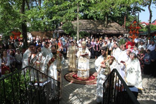 Sărbătoare în parohia gălăţeană „Sfântul Atanasie Patelarie“ Poza 86183