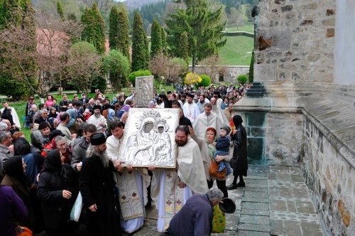 Praznicul Izvorului Tămăduirii în Moldova Poza 86156