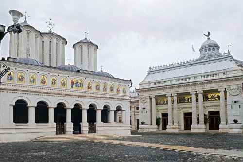 Biserica rămâne instituţia în care românii au cea mai mare încredere Poza 86099