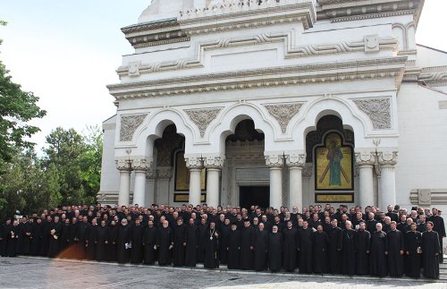 A doua zi a Simpozionului ştiinţific internaţional în Arhiepiscopia Dunării de Jos Poza 86024