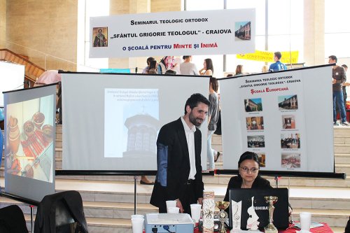 Seminarul Teologic din Craiova prezent la Bursa Ofertelor Şcolare Poza 86033