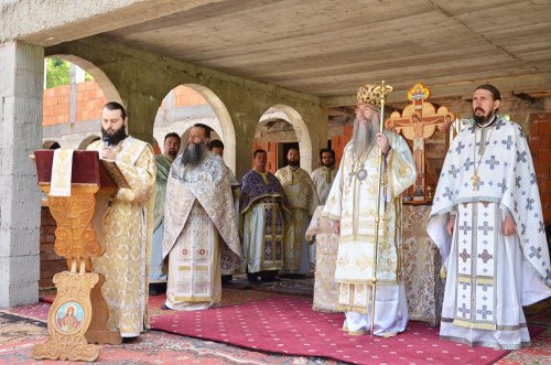 Liturghie arhierească la Mănăstirea Crivelnic Poza 86008