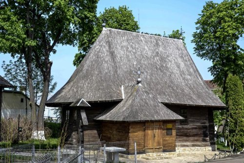 Biserica Vârgolici: o bijuterie şlefuită în lemn Poza 85943