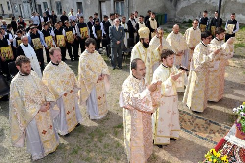 Sfinţii Împăraţi au fost cinstiţi şi în Caransebeş Poza 85938