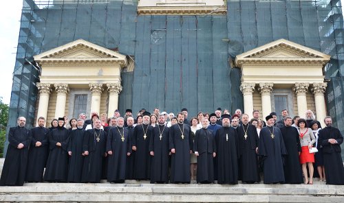 Emoţie şi nostalgie la Facultatea de Teologie Ortodoxă din Iaşi Poza 85767