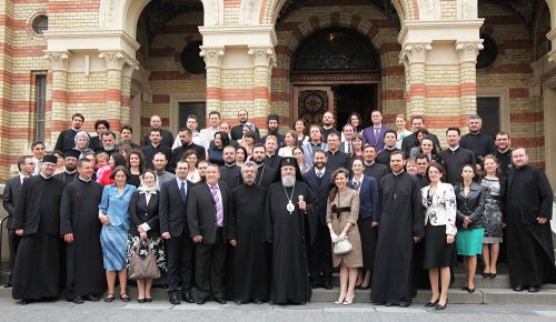 Întâlnire de 10 ani la Facultatea de Teologie Poza 85729