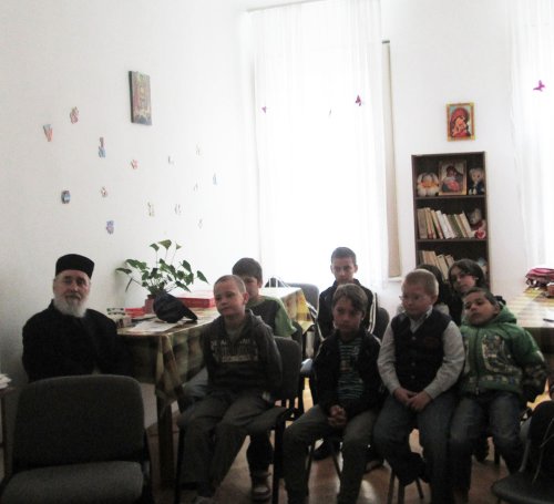 Spectacol pentru copiii Centrului de zi al Arhiepiscopiei Aradului Poza 85711
