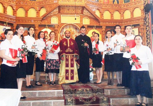 Muzică şi teatru religios în Parohia Slimnic Poza 85661