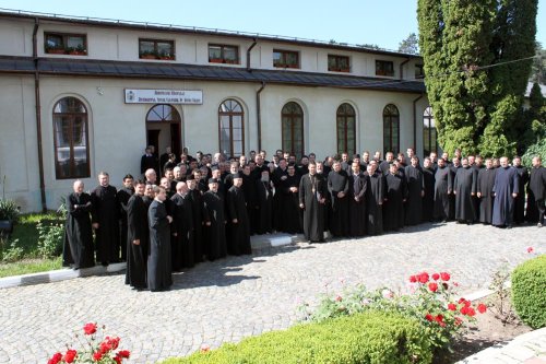 Conferinţă pastoral-misionară în Protoieria Râmnicu Vâlcea Poza 85642