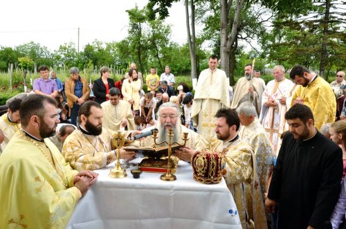 Sărbătoare la Poiana Mare şi Bobaiţa - Mehedinţi Poza 85469