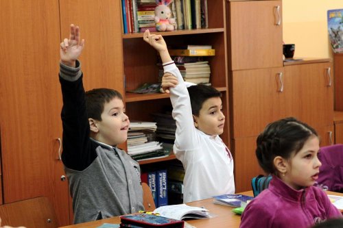 Aproape 100.000 de copii români nu frecventează şcoala Poza 85410