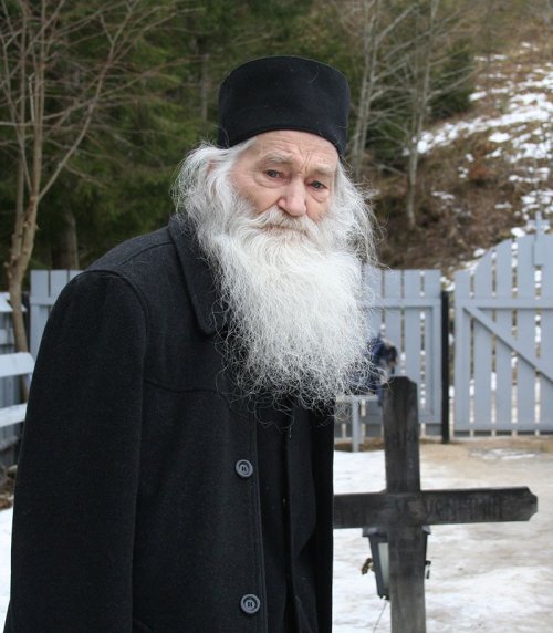 Părintele arhimandrit Justin Pârvu a trecut la Domnul şi Mântuitorul nostru Poza 85375