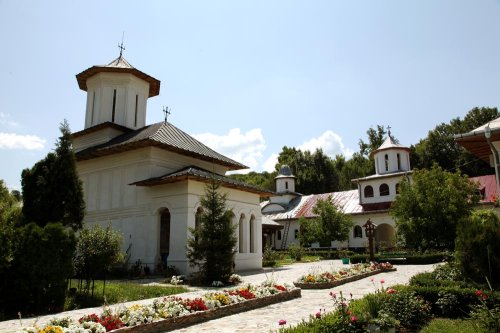 Biserica Mănăstirii Strâmba-Jiu va fi resfinţită Poza 85352