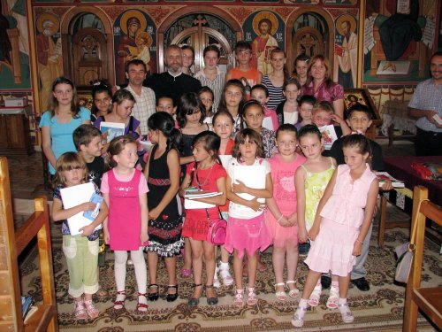 Concurs pe teme religioase în Parohia Hărău Poza 85317