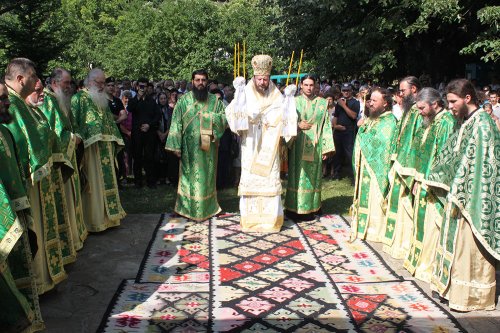 625 de ani de la târnosirea Bisericii Cozia Poza 85221