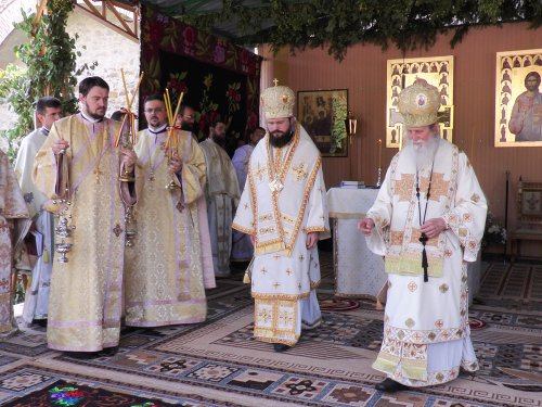 Slujbă arhierească la Mănăstirea Dragomirna Poza 85228