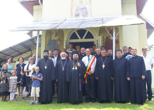 Vizită pastorală în parohia hunedoreană Tomeşti Poza 85220