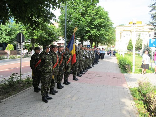 Ziua Drapelului Naţional la Râmnic şi Severin Poza 85172