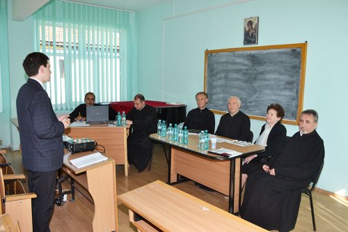 Examene finale la Facultatea de Teologie Ortodoxă din Caransebeş Poza 84913