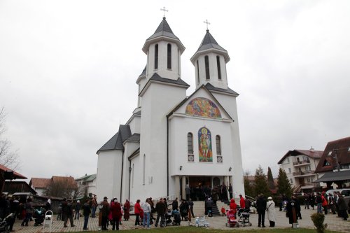 Catedrala tinerilor din cartierul braşovean Noua Poza 84829
