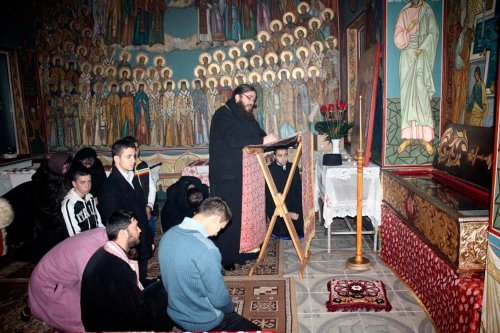 Procesiune cu moaştele Sfântului Ioanichie cel Nou Poza 84812