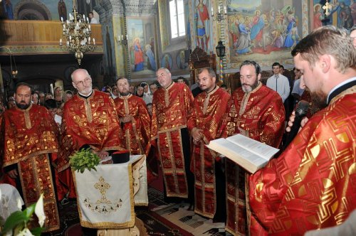 Cerc pastoral dedicat cinstirii sfintelor moaşte Poza 84759