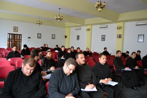 Curs de contabilitate în Episcopia Caransebeşului Poza 84776