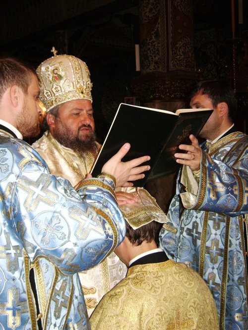 Slujire arhierească la Catedrala episcopală din Deva Poza 84470