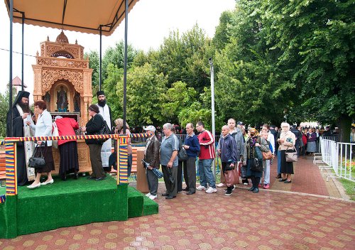 Evenimente închinate Sfântului Ierarh Nifon la Târgovişte Poza 84398