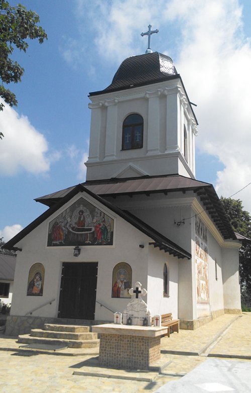 Împodobită, biserica din Vorona aşteaptă ziua cea mare Poza 84412