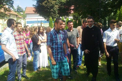 Întâlnirea tinerilor ortodocşi din Bistriţa Năsăud Poza 84300