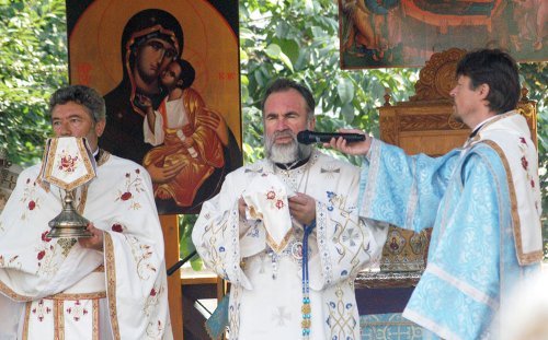 PS Ioachim Băcăuanul a slujit la Biserica Precista din Bacău Poza 84309
