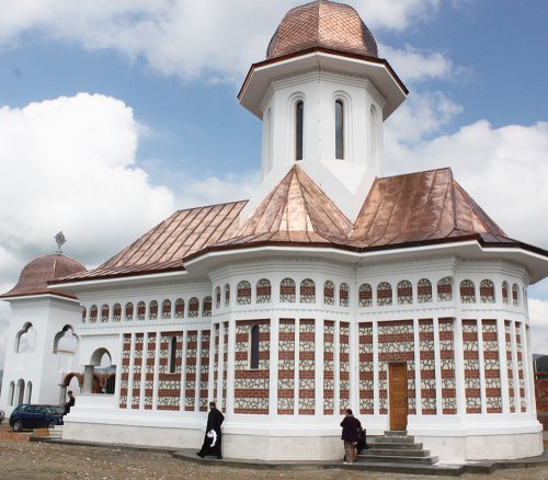 Sfântă Liturghie arhierească pe Vârful Roman Poza 84302