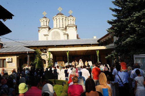 Pelerinaj cu icoana „Prodromiţa“ la Mănăstirea Techirghiol Poza 84287