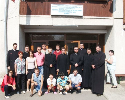 Activităţi sociale în Arhiepiscopia Râmnicului Poza 84270