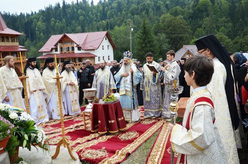Hram şi hirotesie de stareţă la Mănăstirea Paltin - Petru Vodă Poza 84237
