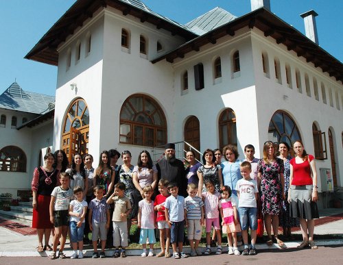 Şcoala de vară în parohia „Sfântul Ioan Botezătorul“ din Botoşani Poza 84142