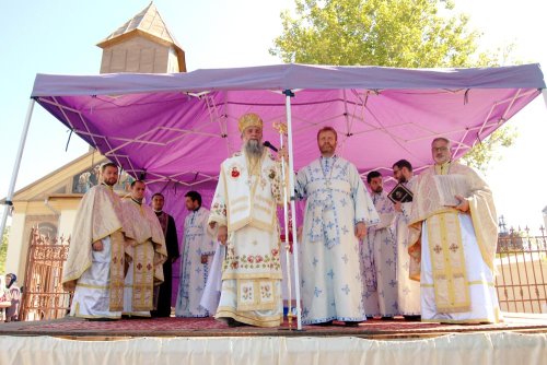 Biserica Parohiei Şimnicu de Jos a fost resfinţită Poza 83986