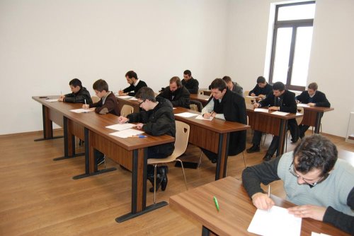 Examen de capacitate preoţească în Mitropolia Olteniei Poza 83927