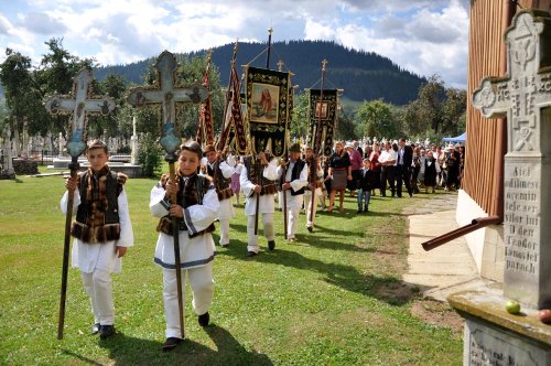 Tradiţii de Sfânta Marie Mică în parohia Capu Satului Poza 83832