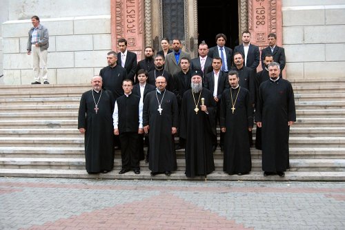 Tinerii teologi craioveni au depus jurământul Poza 83828