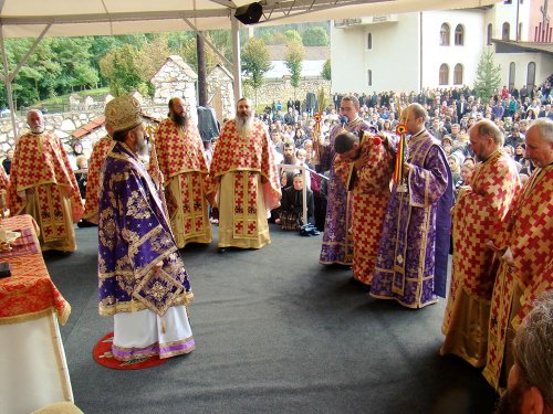 Pelerinaje şi procesiuni în cinstea Sfintei Cruci Poza 83734