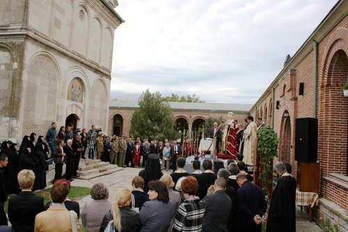 Domnitorul Unirii comemorat în Arhiepiscopia Târgoviştei Poza 83618