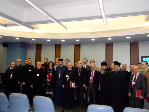 Simpozionul teologilor dogmatişti ortodocşi la Sofia, Bulgaria Poza 83598