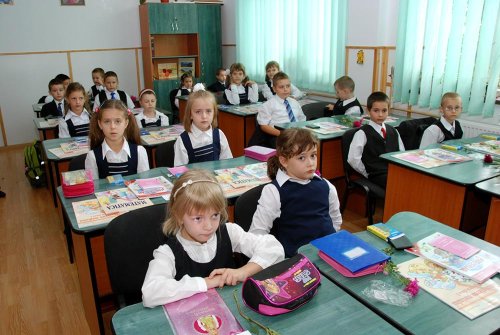 Un mijloc de educaţie morală şi religioasă a tinerei generaţii Poza 83571